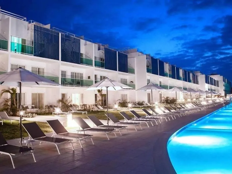 Paradise Pool Front And Beach Condo At Punta Cana Apartment